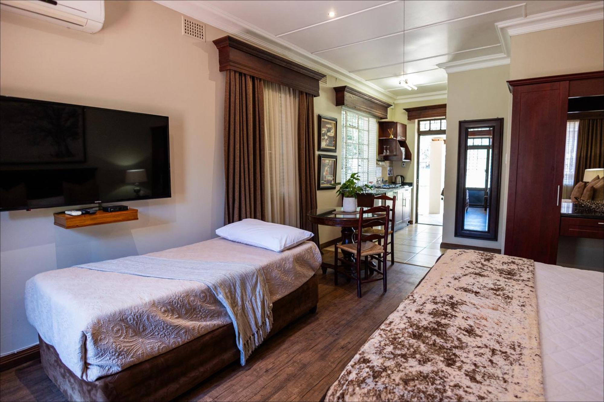 Scott'S Manor Guesthouse Function And Conference Venue Lichtenburg المظهر الخارجي الصورة