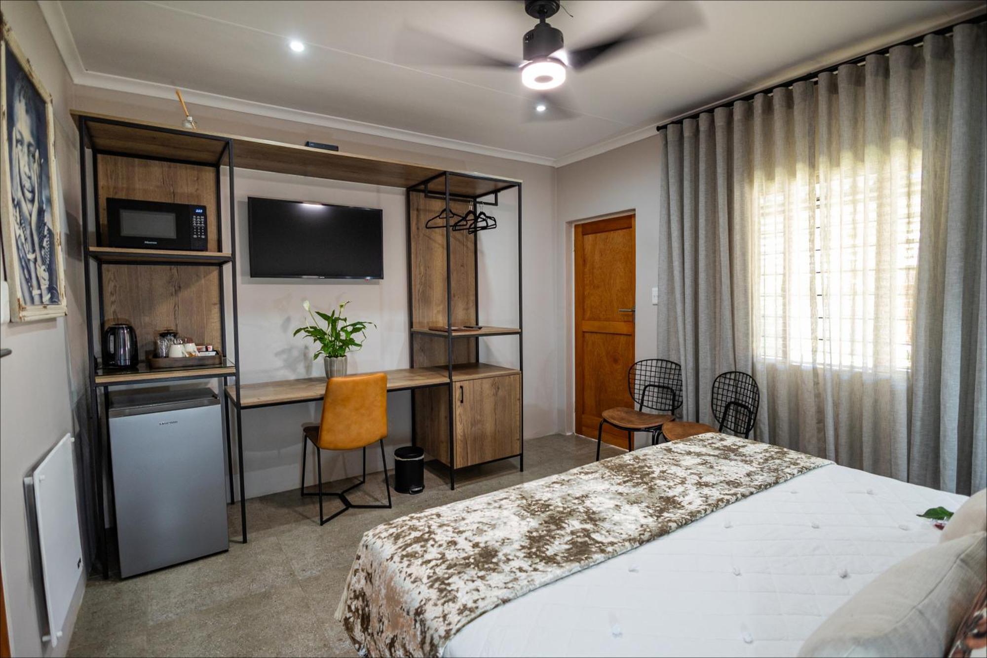 Scott'S Manor Guesthouse Function And Conference Venue Lichtenburg المظهر الخارجي الصورة